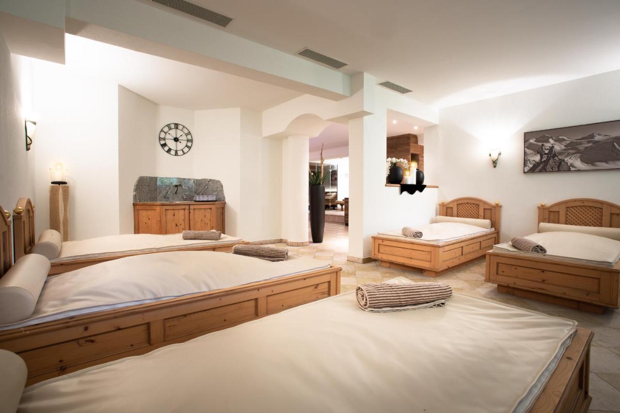 Hotel Brugger Fulpmes Buitenkant foto