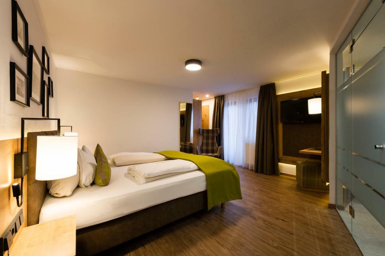 Hotel Brugger Fulpmes Buitenkant foto